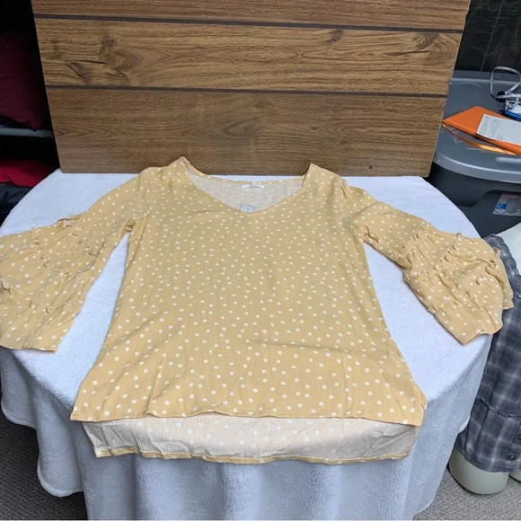 Maurice’s yellow/white dotted bell sleeve top size XS NWT - Picture 9 of 9